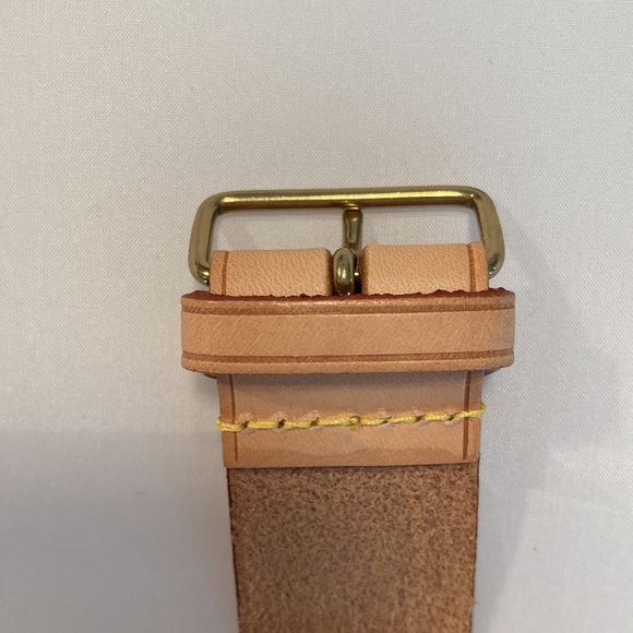 LOUIS Vuitton Handle Keeper - Picture 7 of 9